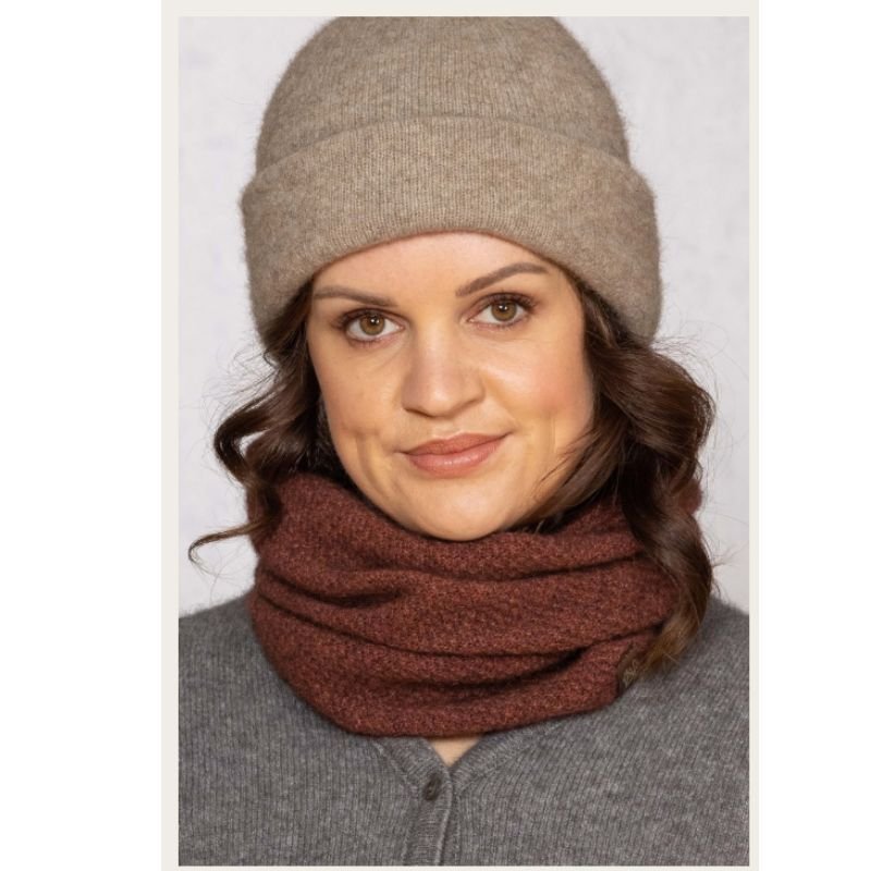 Noble Wilde moss stitch neck warmer