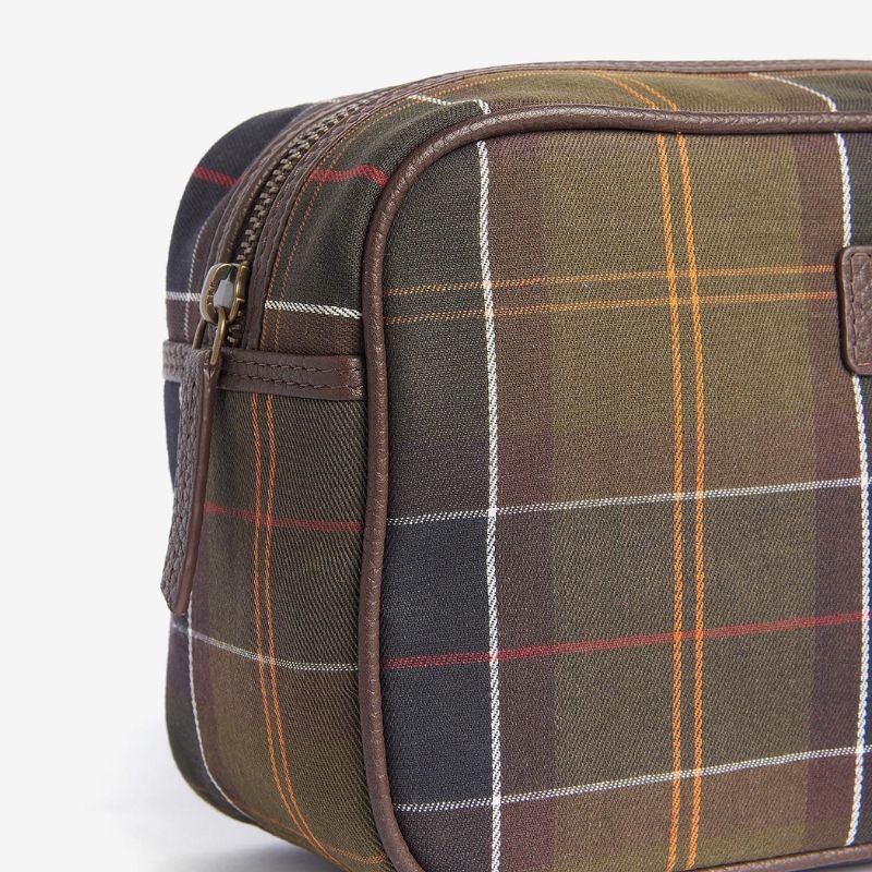 Barbour Tartan & Leather Washbag